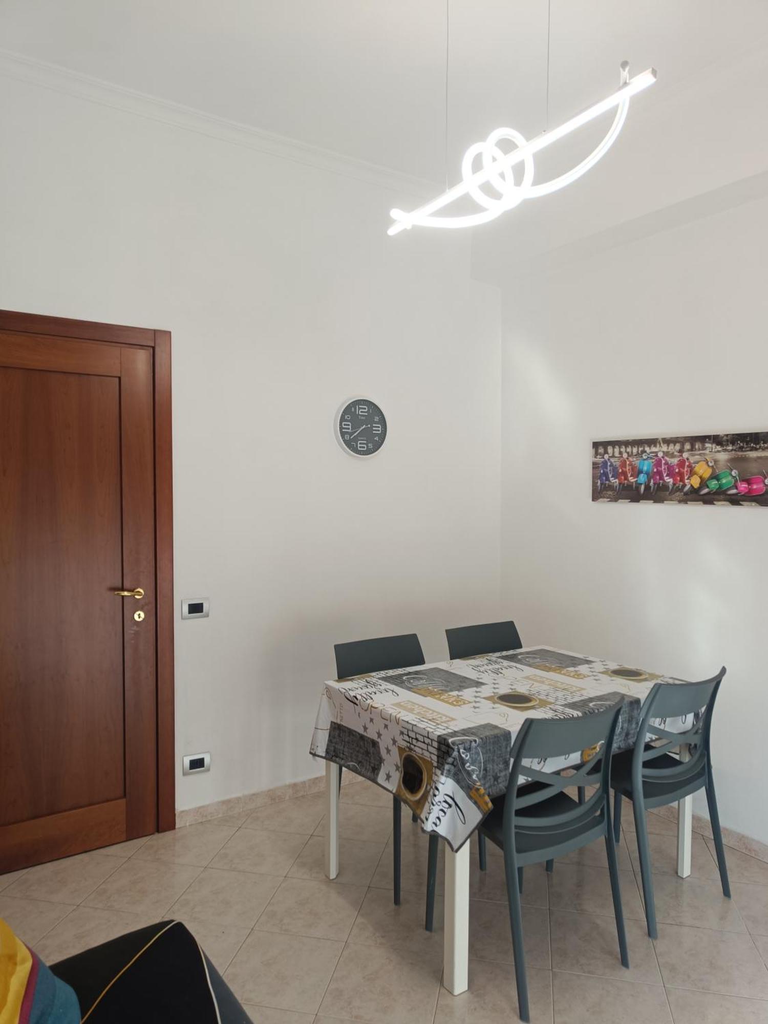 Tia Tourist Apartment Roma Esterno foto