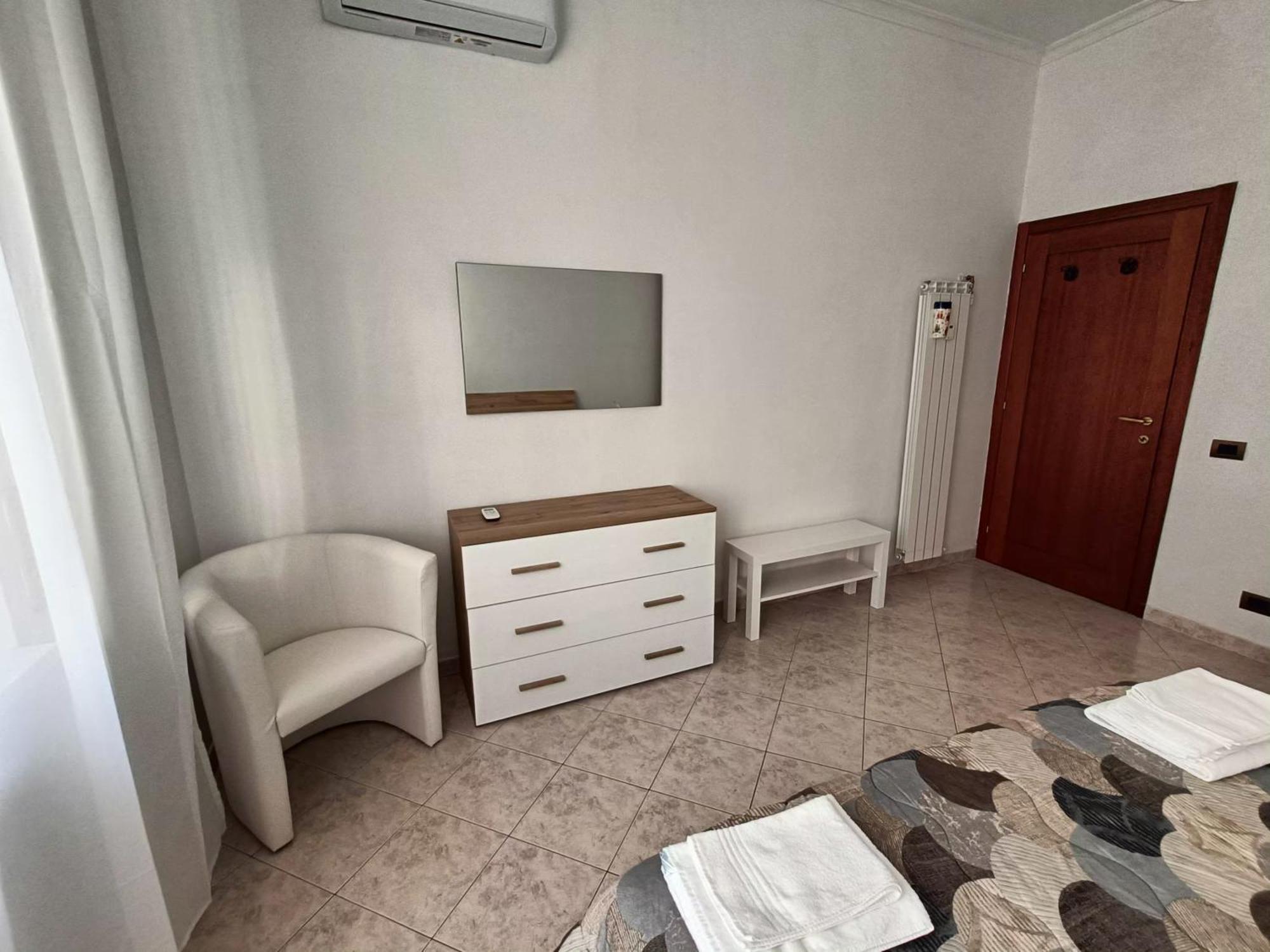 Tia Tourist Apartment Roma Esterno foto