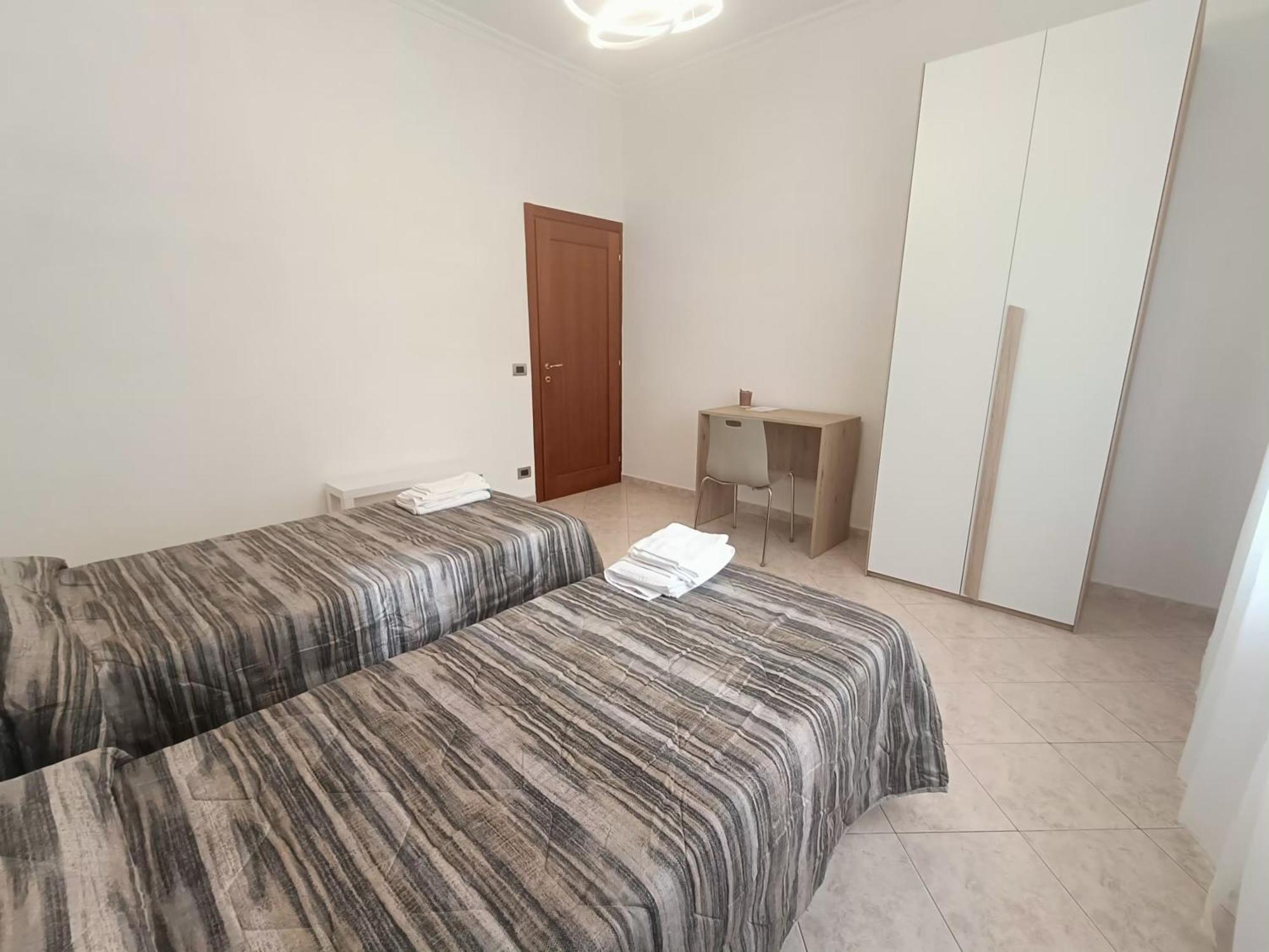 Tia Tourist Apartment Roma Esterno foto