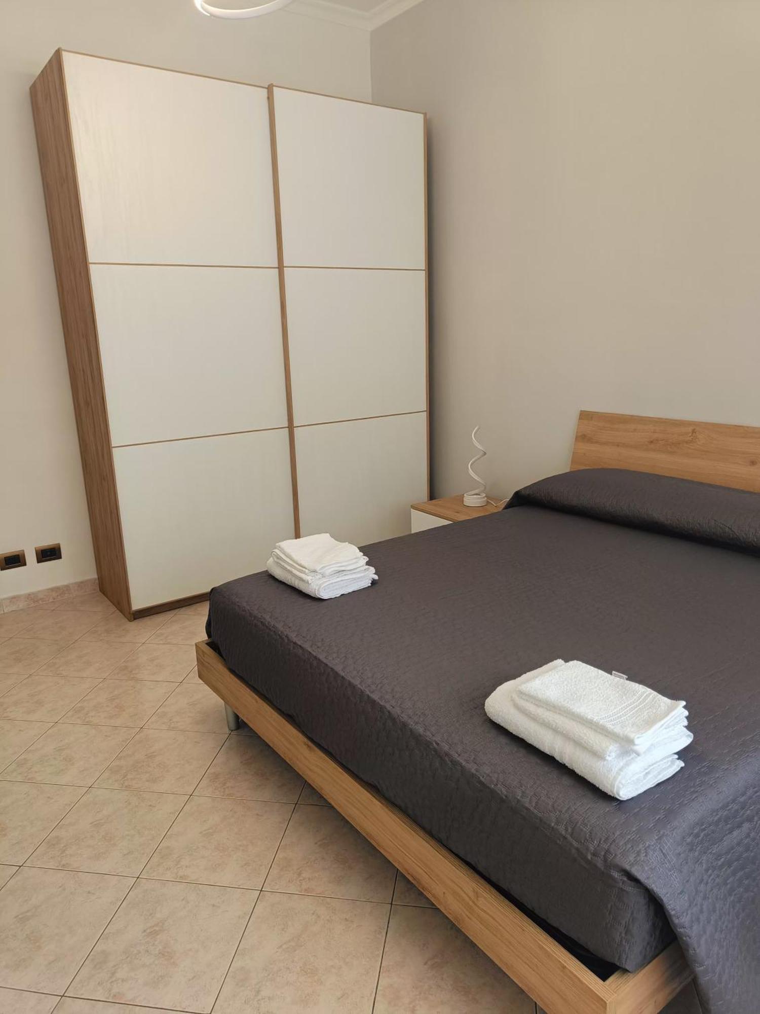 Tia Tourist Apartment Roma Esterno foto